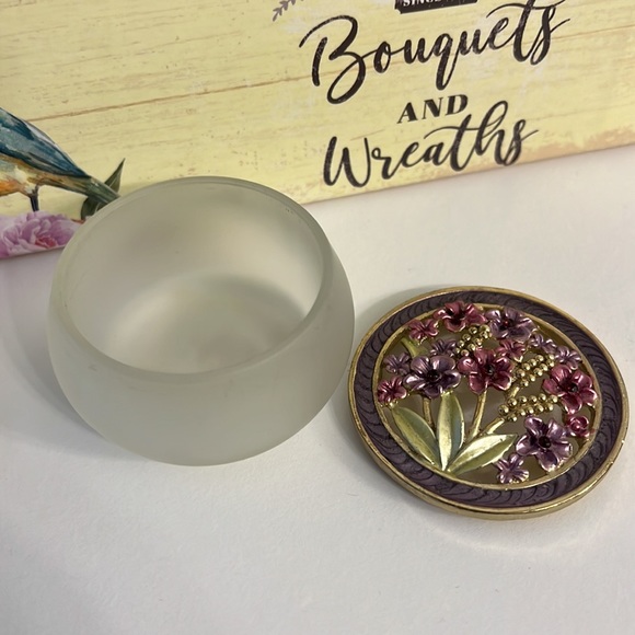 Floral Glass Trinket Box - Picture 2 of 3